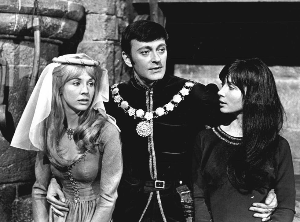 Ingham in the title role of the 1967 film ‘A Challenge for Robin Hood’ with Jenny Till