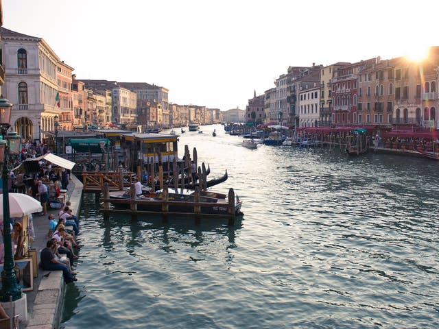 Float your boat: see the Grand Canal by gondola