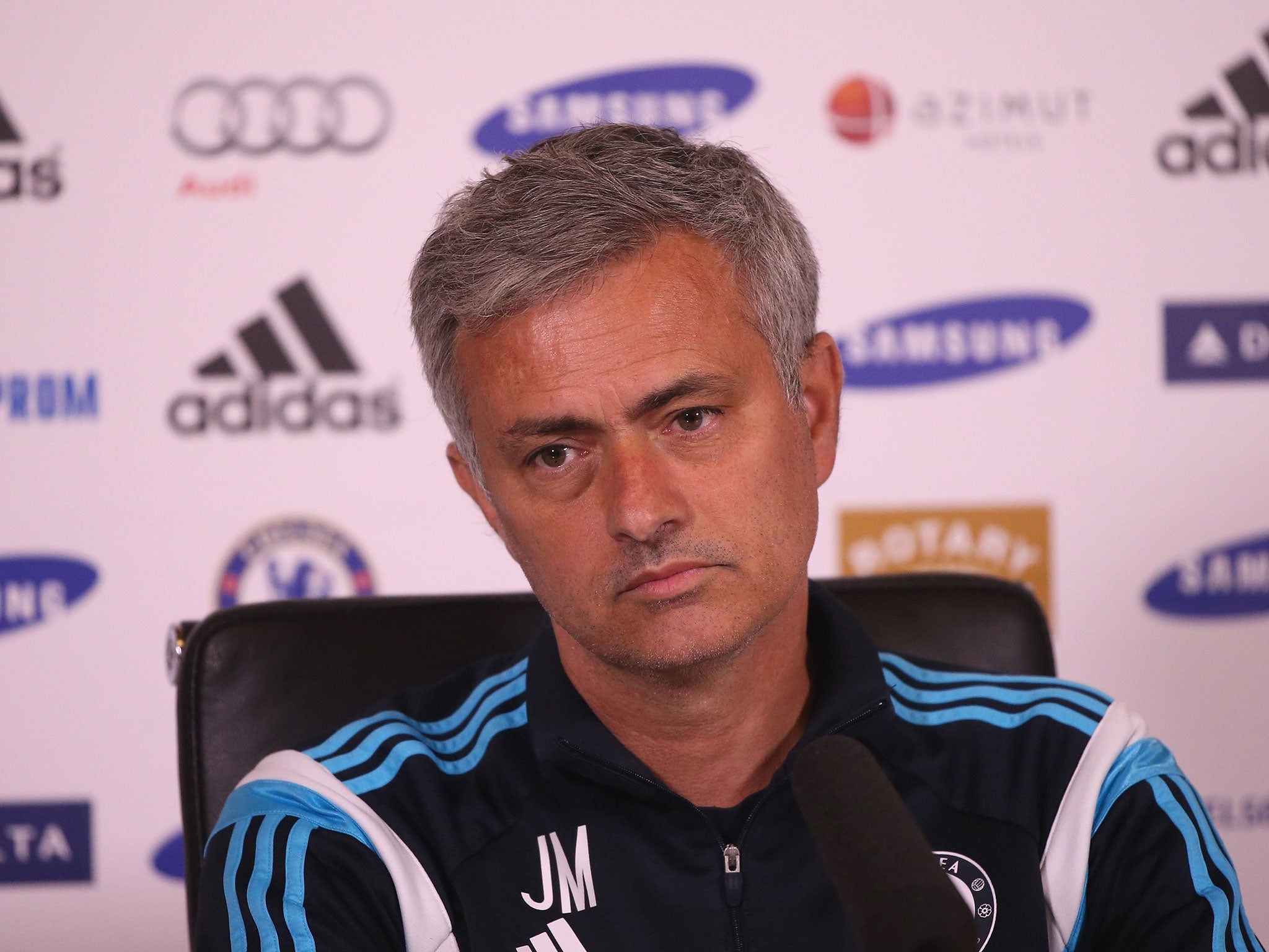 Chelsea manager Jose Mourinho backed Manchester City boss Manuel Pellegrini