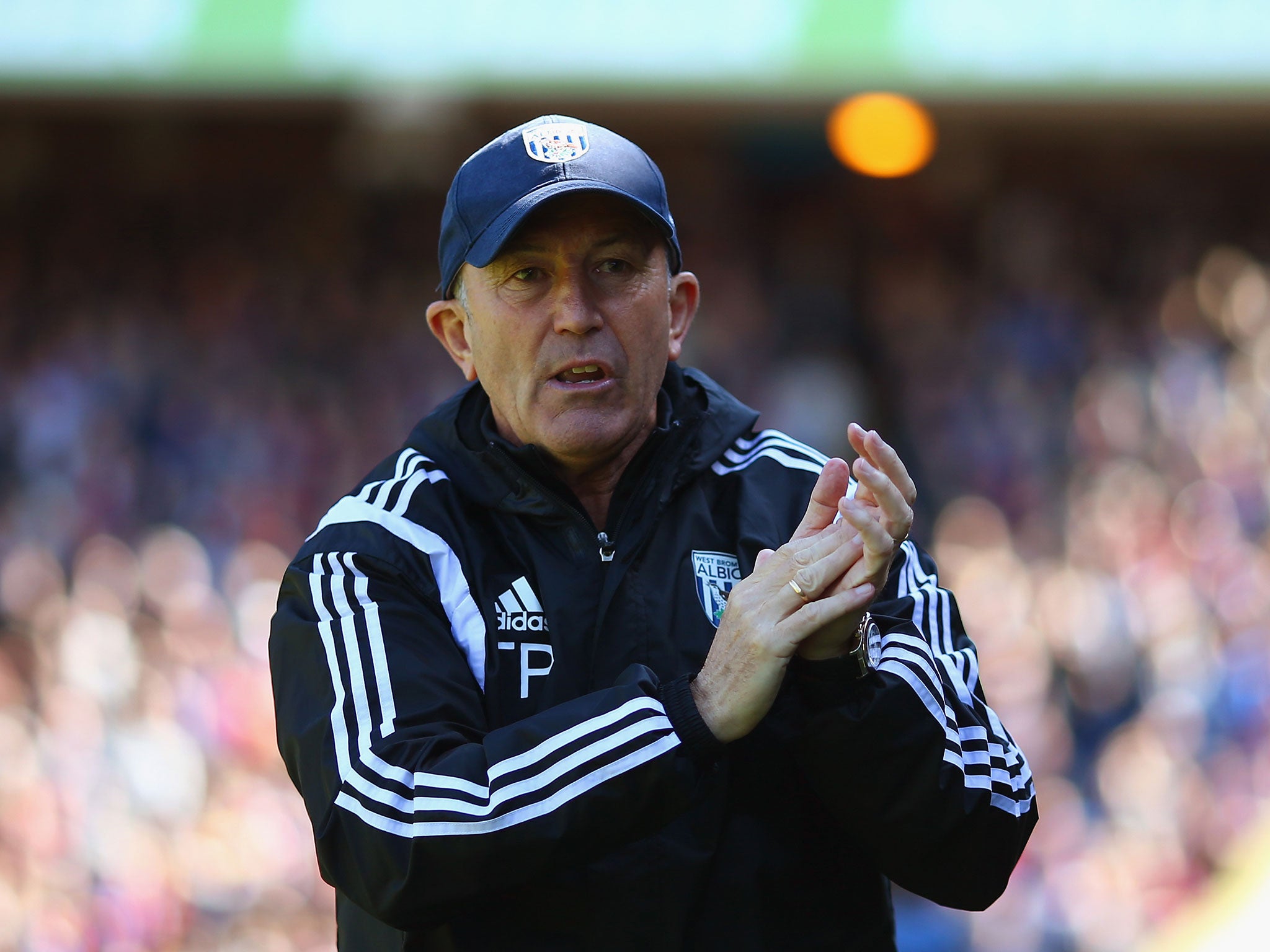 Tony Pulis applauds the crowd on his return to Selhurst Park