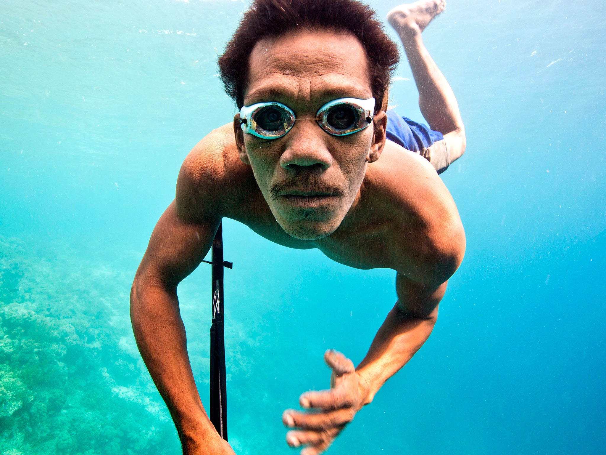 Bajau spear fisherman Kabei featured in ‘Hunters of the South Seas’