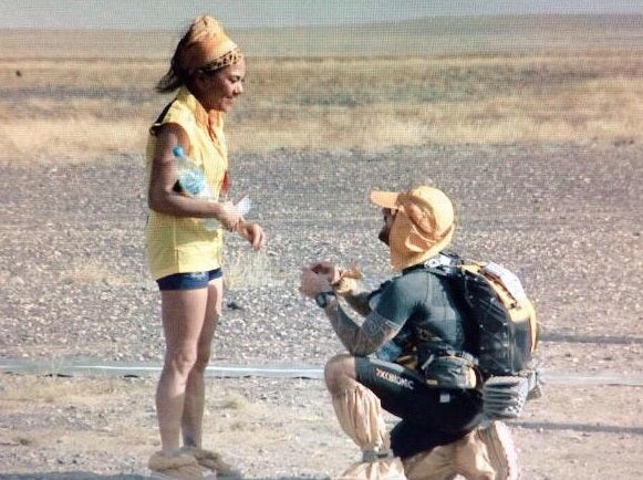 Shaun Marsden proposes to Susie Chan at the end of the Marathon des Sables