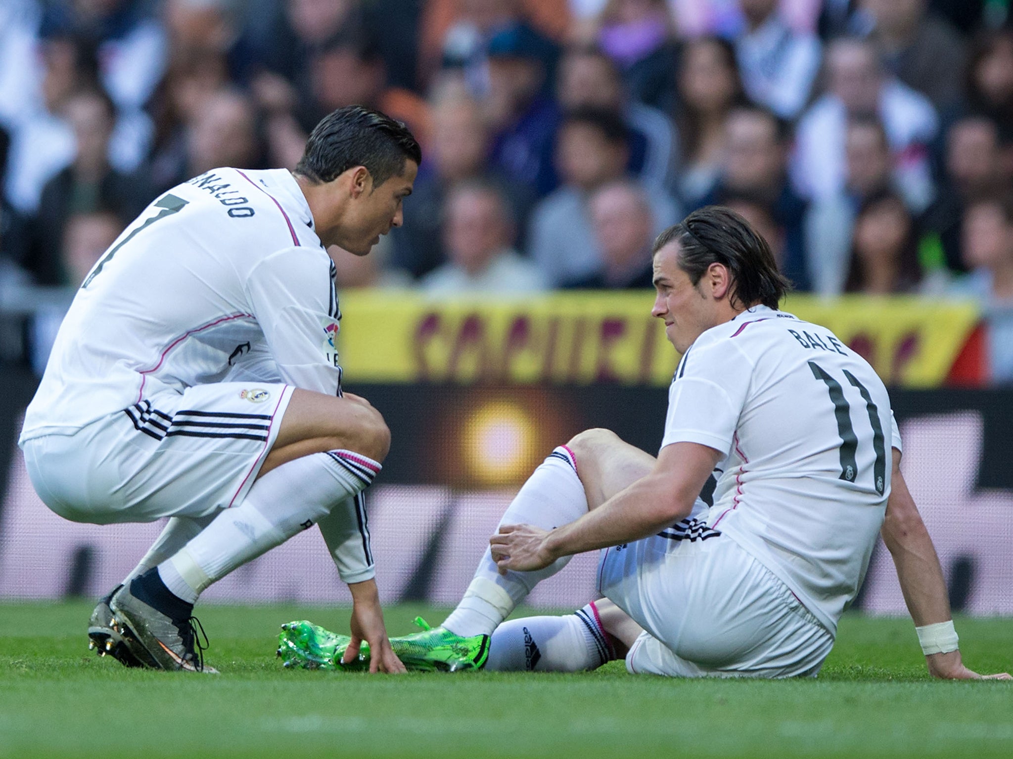 Cristiano Ronaldo shows concern at Gareth Bale injury