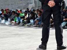 Italian PM threatens to allow migrants to cross continent
