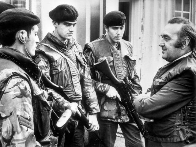 Mason with soldiers in Ulster in 1975; he was popular with the Army and the RUC