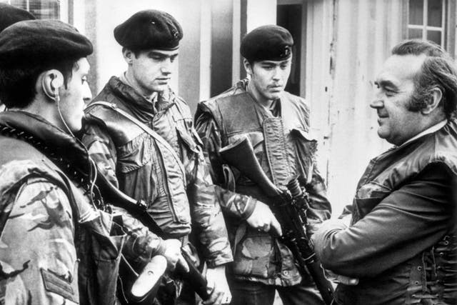 Mason with soldiers in Ulster in 1975; he was popular with the Army and the RUC