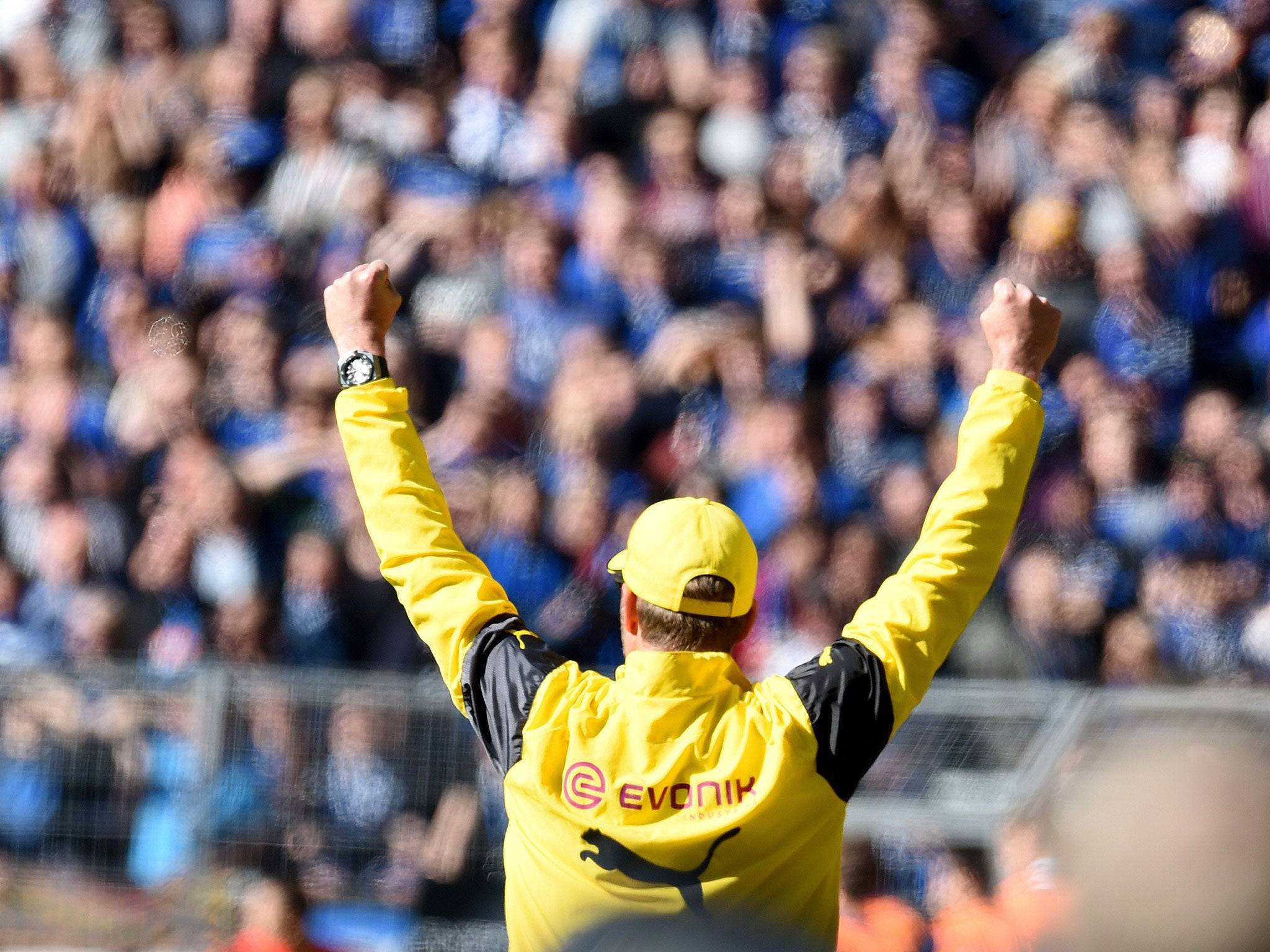 Klopp salutes the Dortmund crowd after announcing his resignation