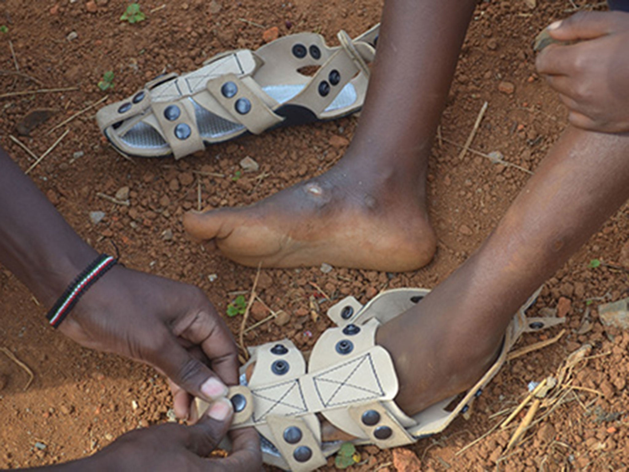The shoes are currently being distributed in the most needed towns of Ecuador, Haiti, Ghana and Kenya.