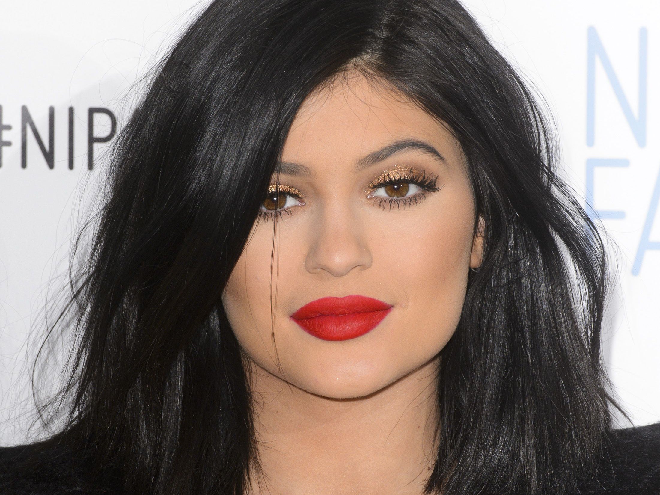 Kylie |Jenner has praised her doctor for their work on her lips