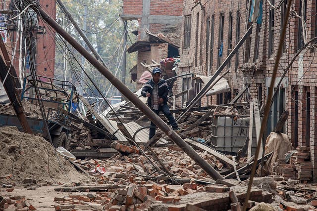 A major 7.8 earthquake hit Kathmandu and was followed by multiple aftershocks. Many houses, buildings and temples were destroyed during the earthquake, leaving thousands dead or trapped under the debris 