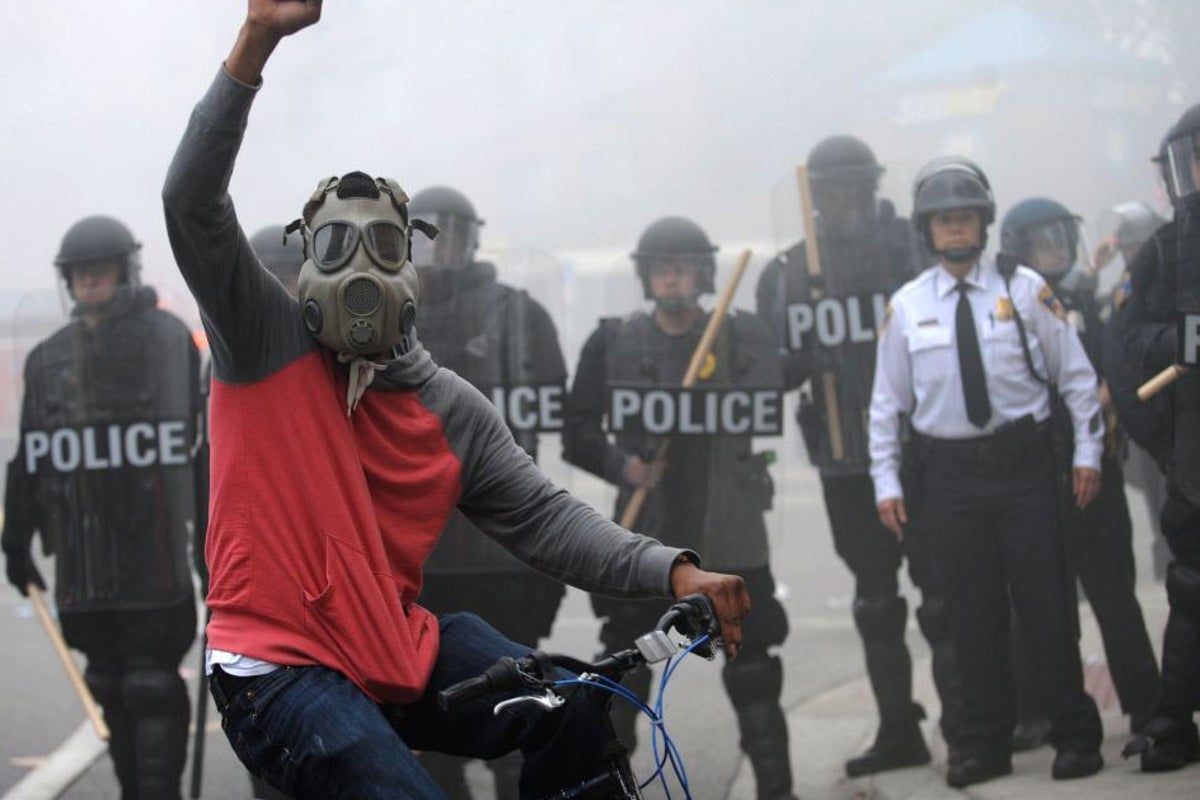 Baltimore riots: FBI admits monitoring Freddie Gray protests with spy ...