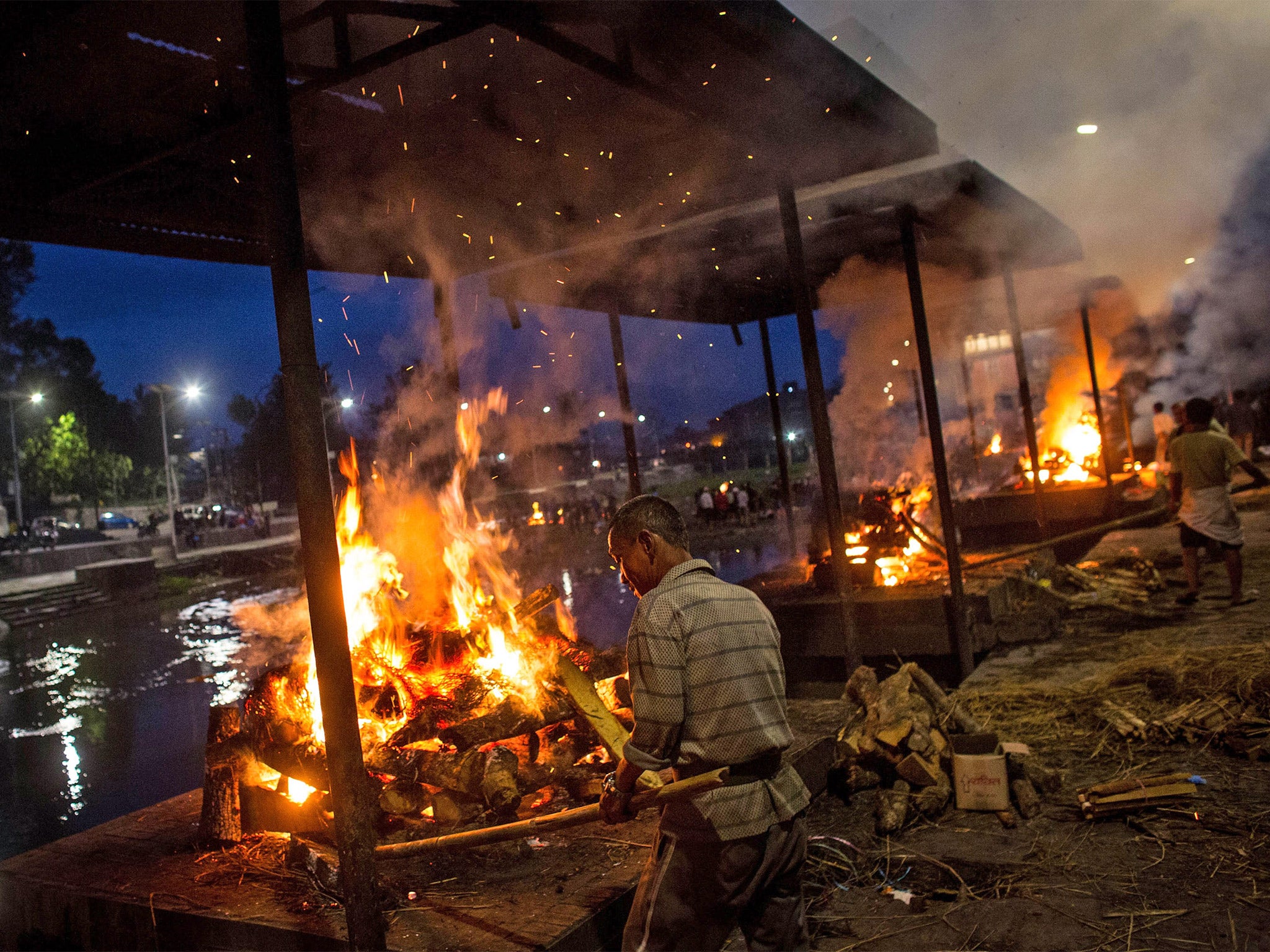 Victims of the earthquake are cremated at Pashupatinah Temple in Kathmandu