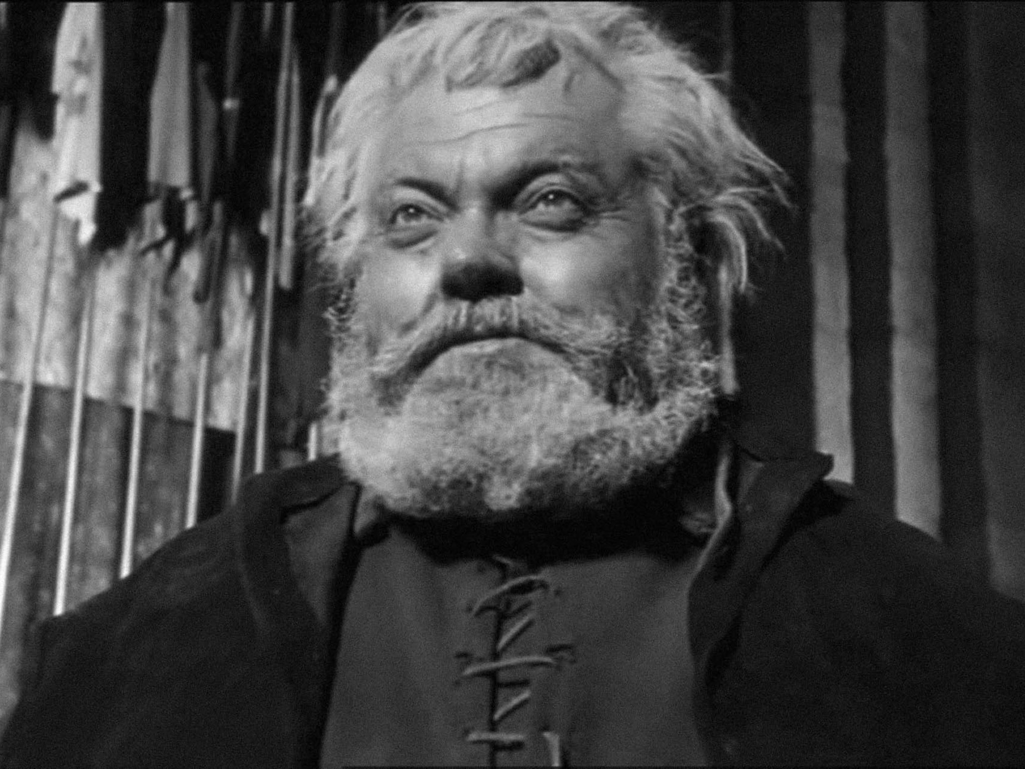 Welles brings enormous pathos and humour to his role as Falstaff