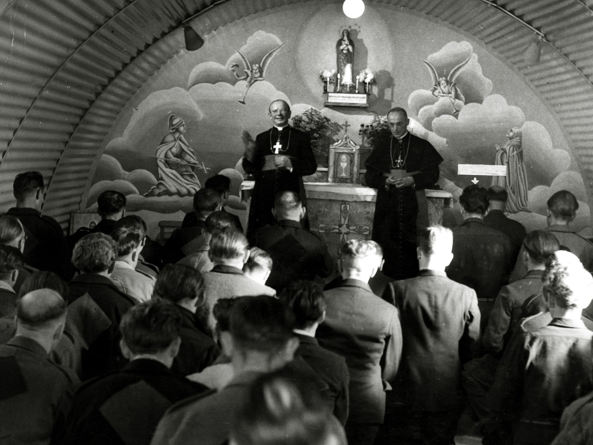 A church service at a POW camp in Essex (Getty)