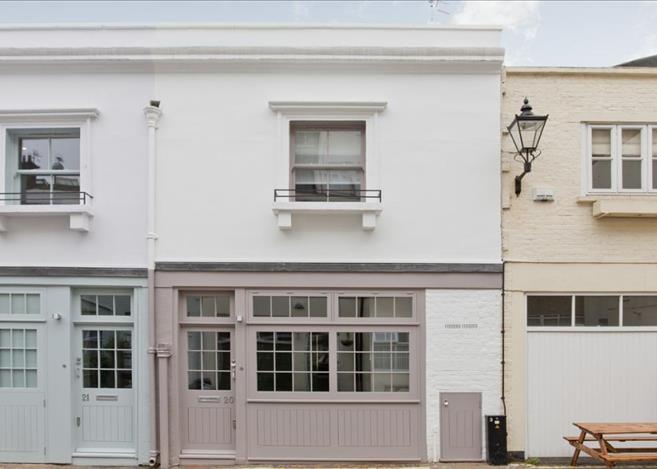 A two bedroom mews house on the Hyde Park estate is available to rent for £865 a week