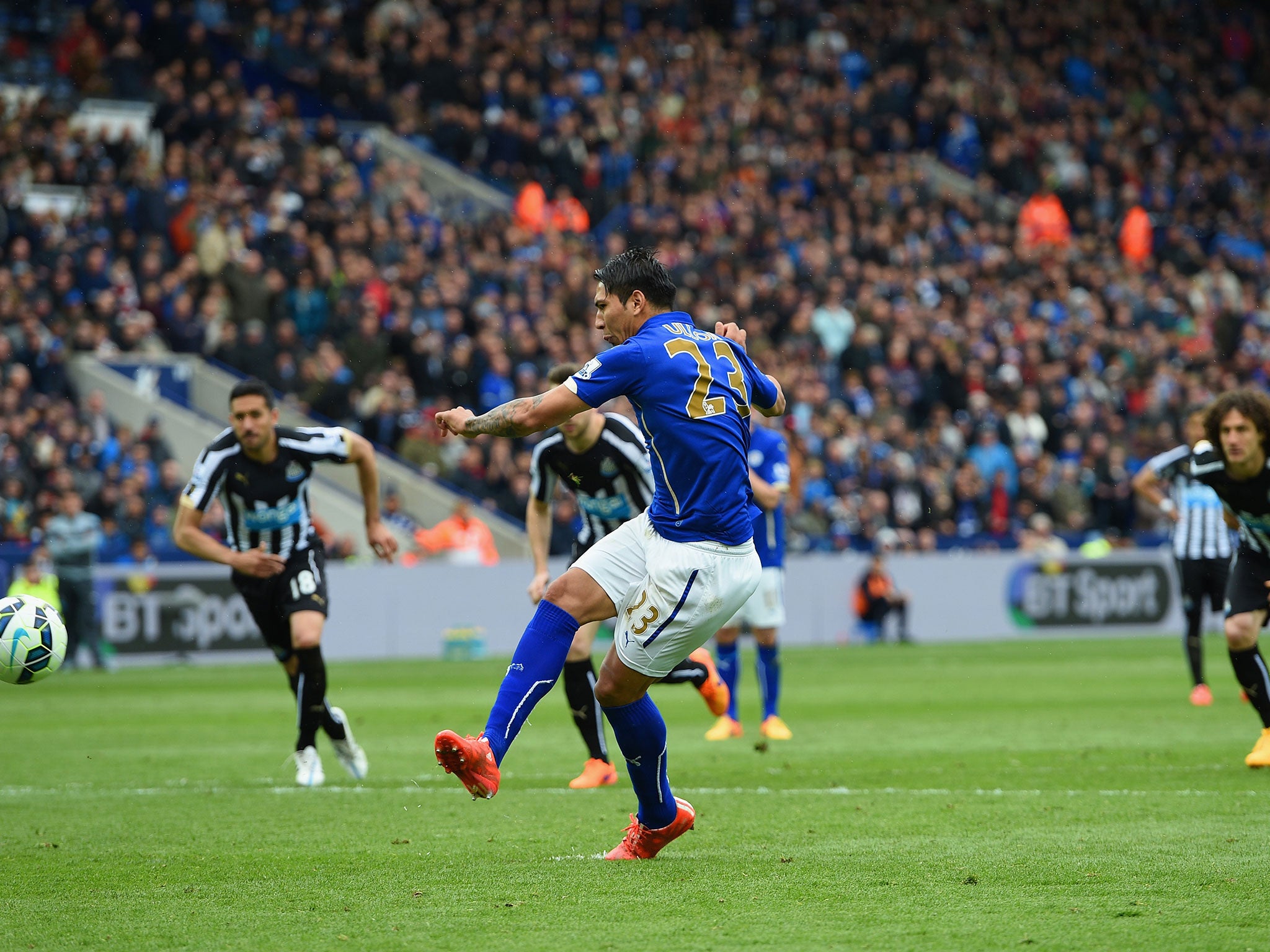 Leonardo Ulloa scores his penalty emphatically