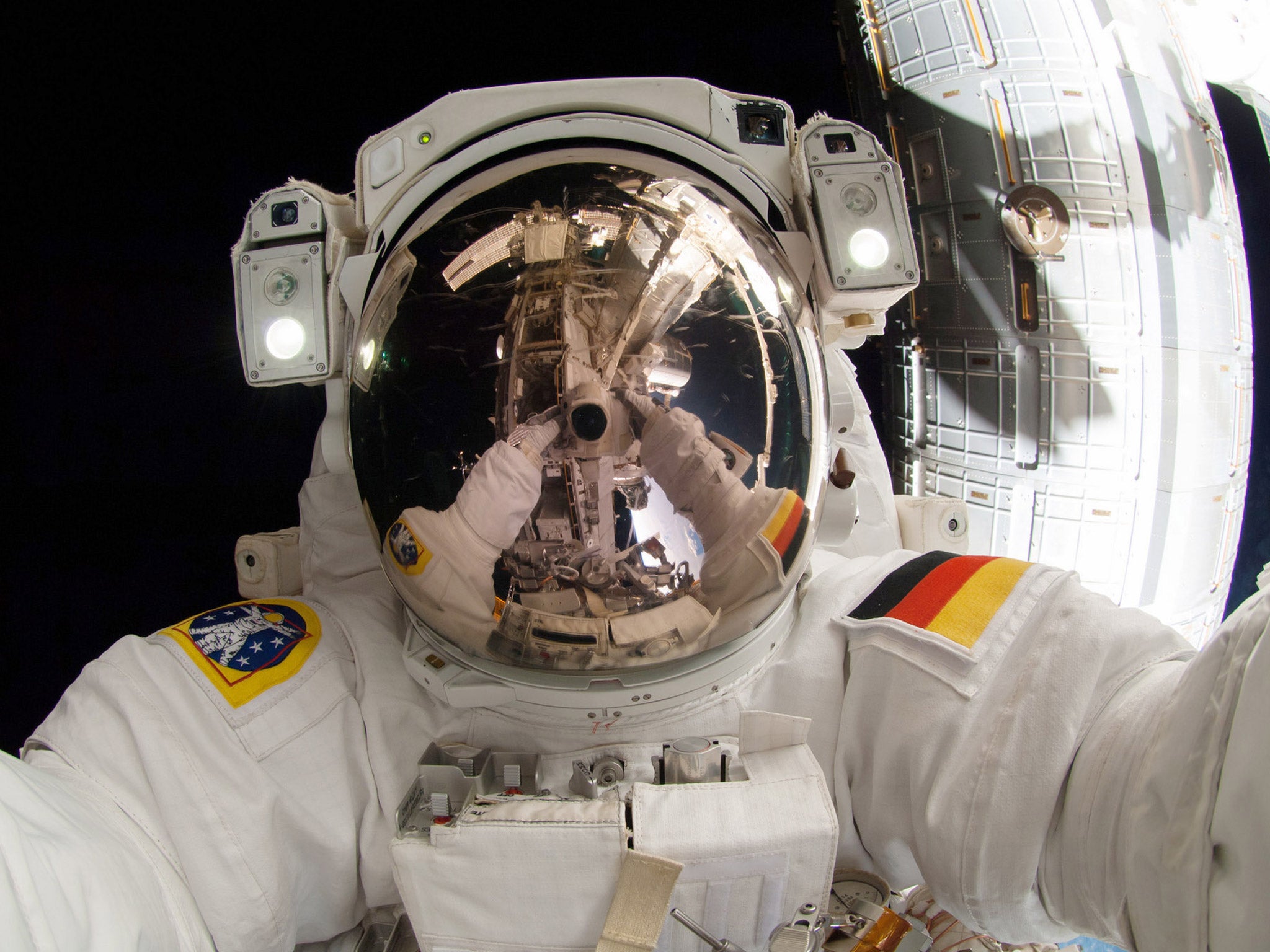 Astronauts could suffer brain damage on long trips, a study has found