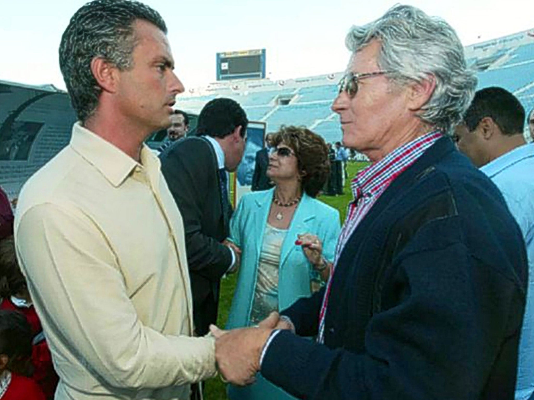 Jose Mourinho shakes hands with his father, Mourinho Felix, during the former’s days as Porto coach