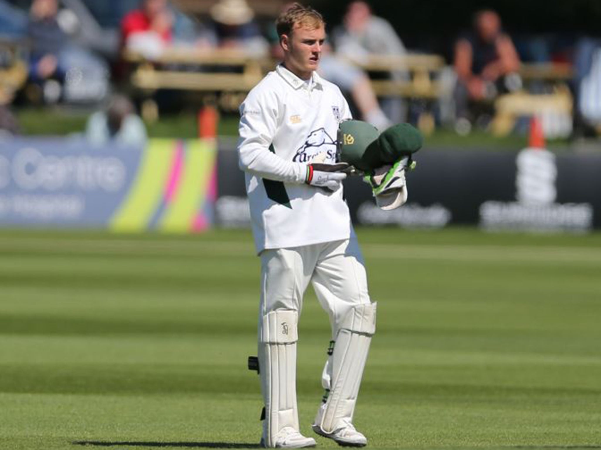 Wicketkeeper Ben Cox struck his second first-class hundred to leave Somerset trailing by 152 runs