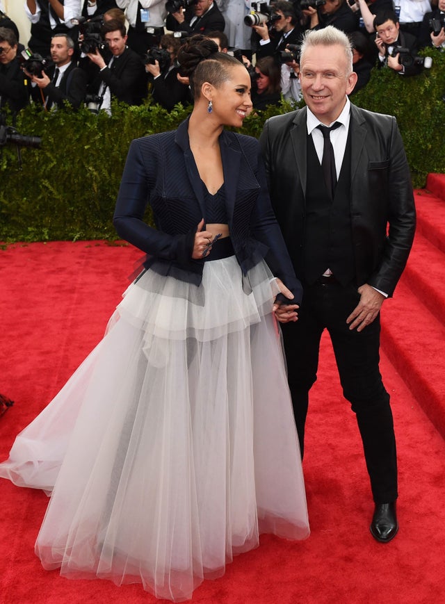 Met Gala 2015 Jason Derulo Falling Over In Epic Fashion The Event S Most Talked About Moment Wasn T What It Seemed The Independent The Independent