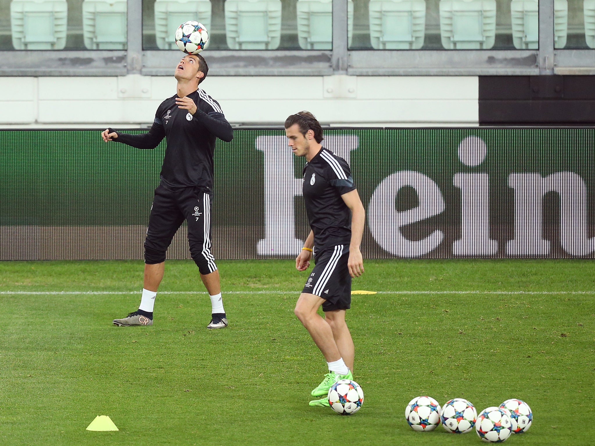 Gareth Bale trains with Cristiano Ronaldo