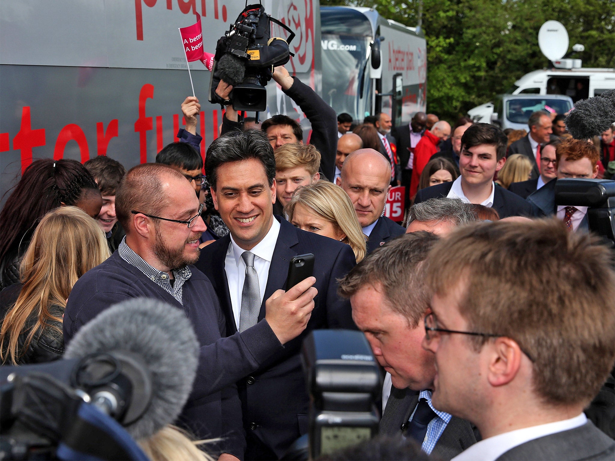 Ed Miliband obliges yet another selfie request