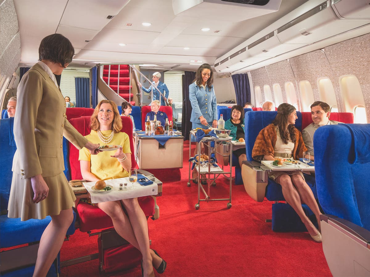 Сижу в самолете. Человек сидит в самолете. The back flight. Фотосессия с самолетом. The back flight.