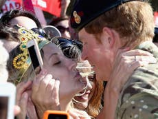 Prince Harry seals Australian tour with a kiss