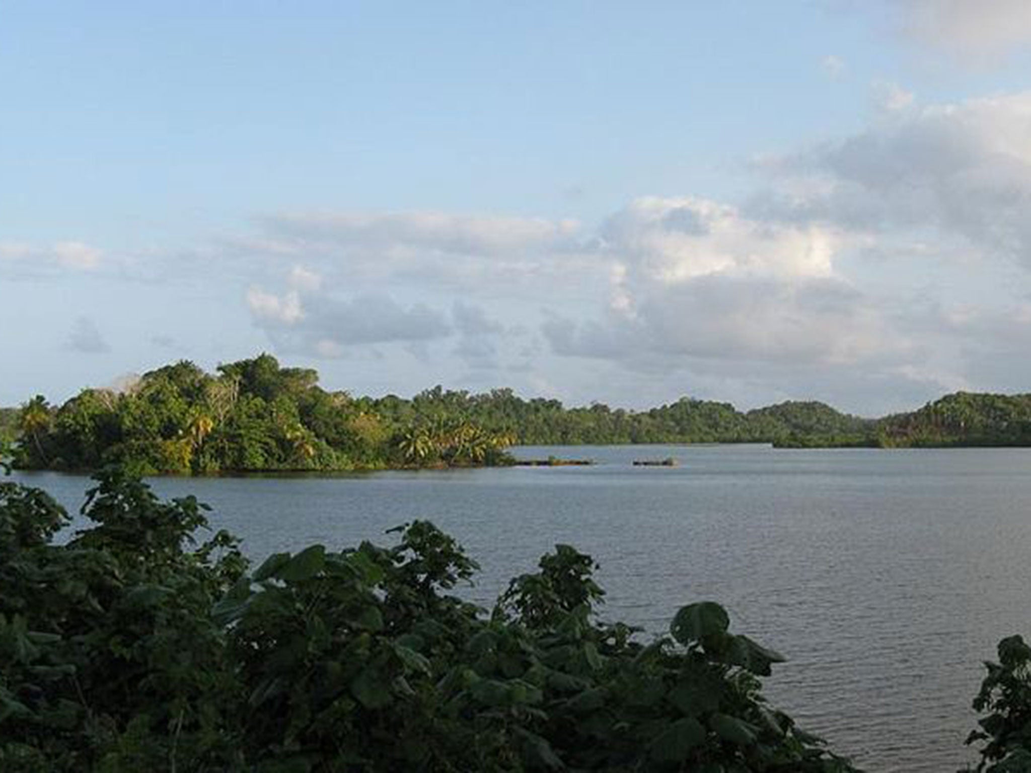 Divers brought a 50kg silver bar to the shore and soldiers have been guarding the suspected treasure at Sainte Marie Island