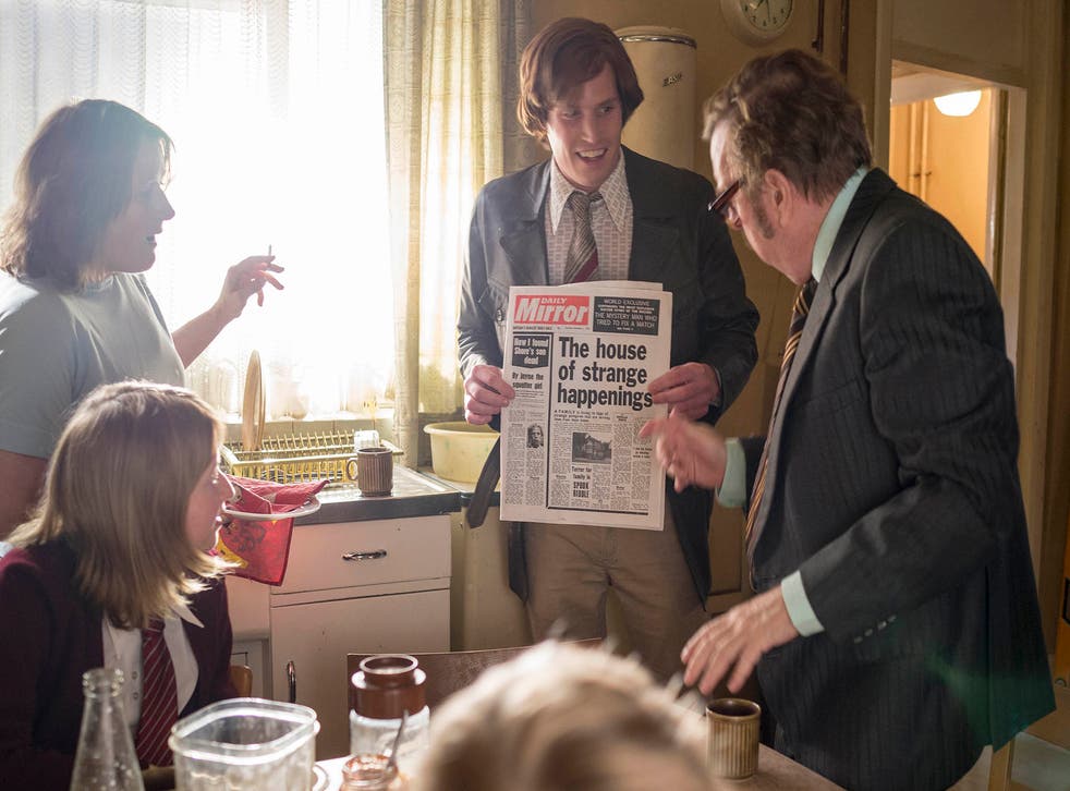 Doug Bence played by Tommy McDonnell shows Maurice and the Hodgsons the headline.