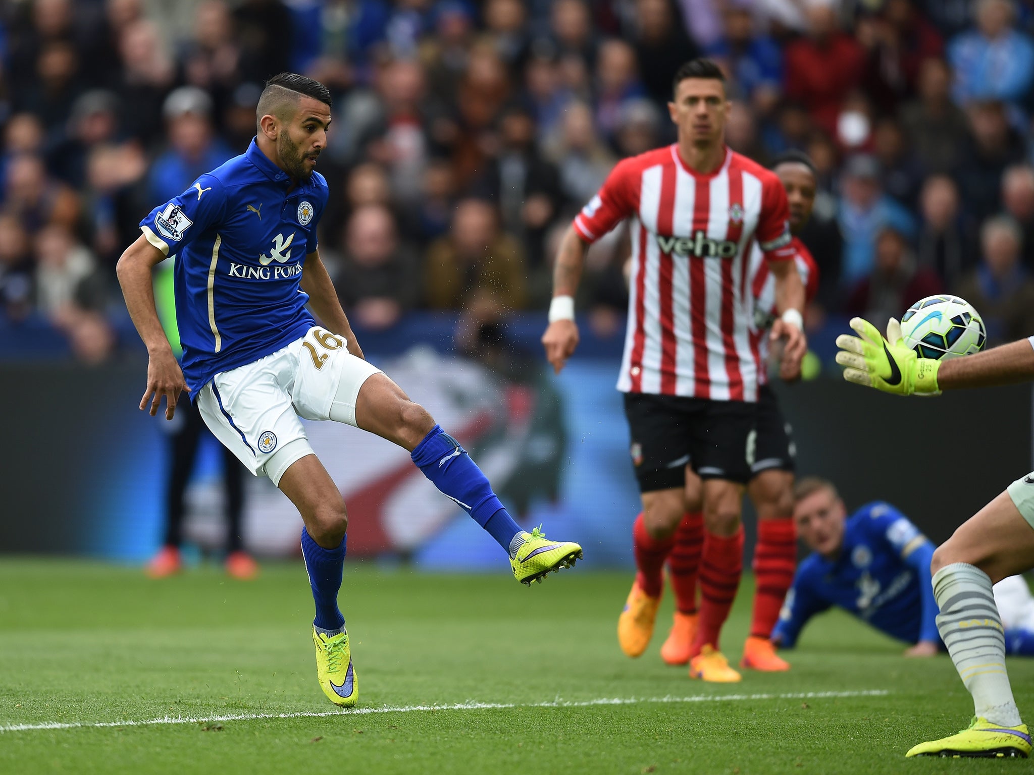 Mahrez dinks the ball over Gazzaniga for the second