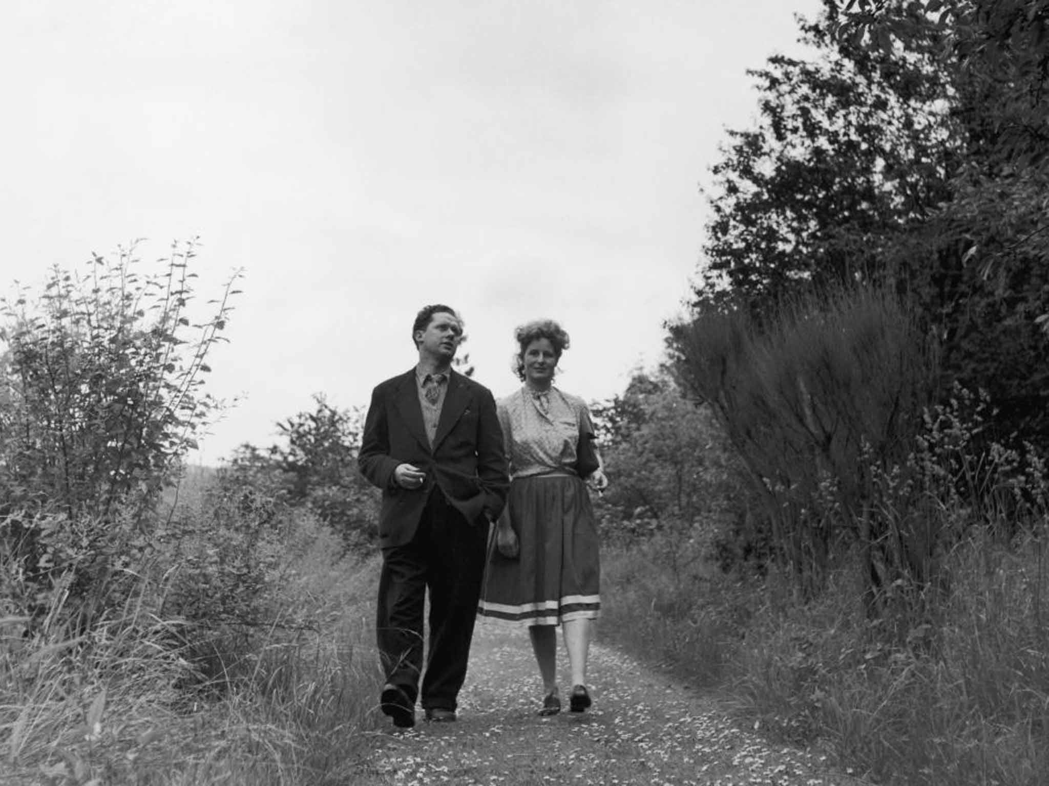 Dylan Thomas in 1946 with his wife Caitlin Macnamara, who he wooed away from the writer Augustus John