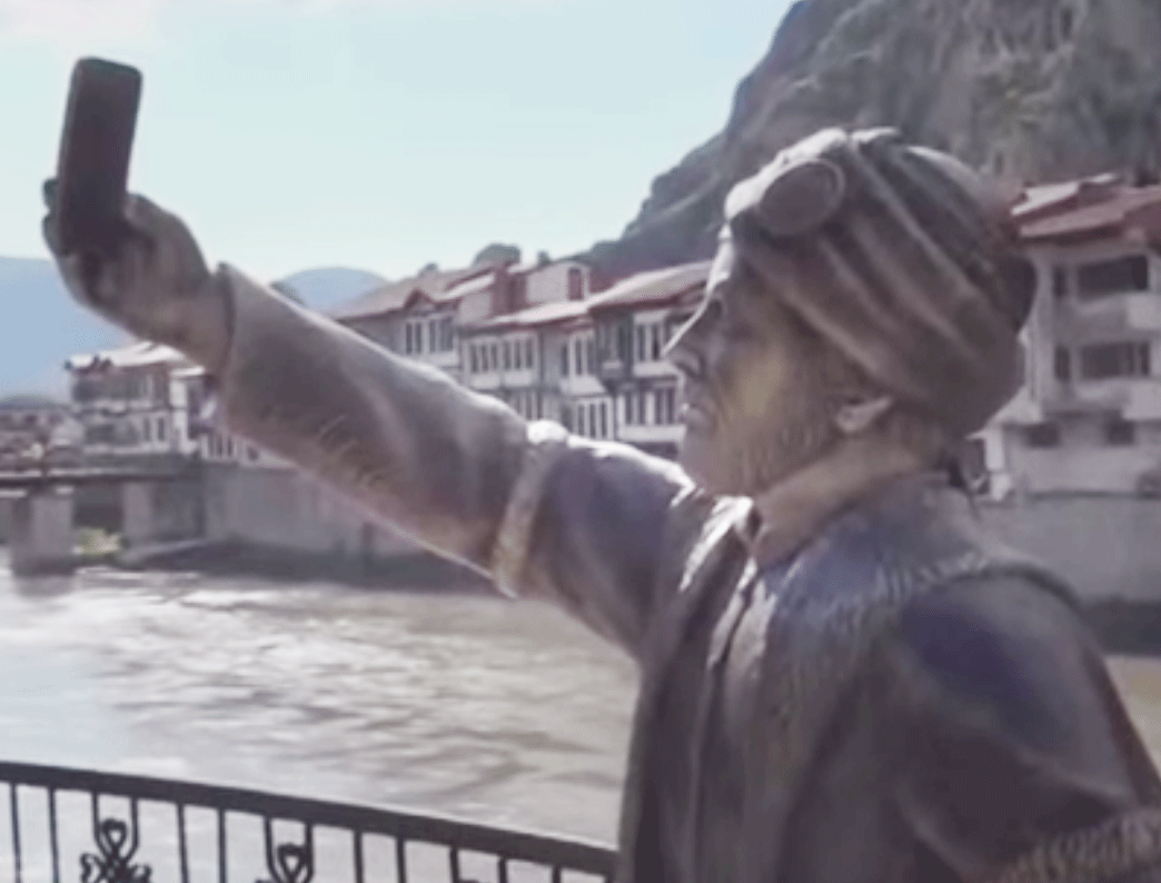 The selfie-taking statue was damaged by vandals the day after it was erected