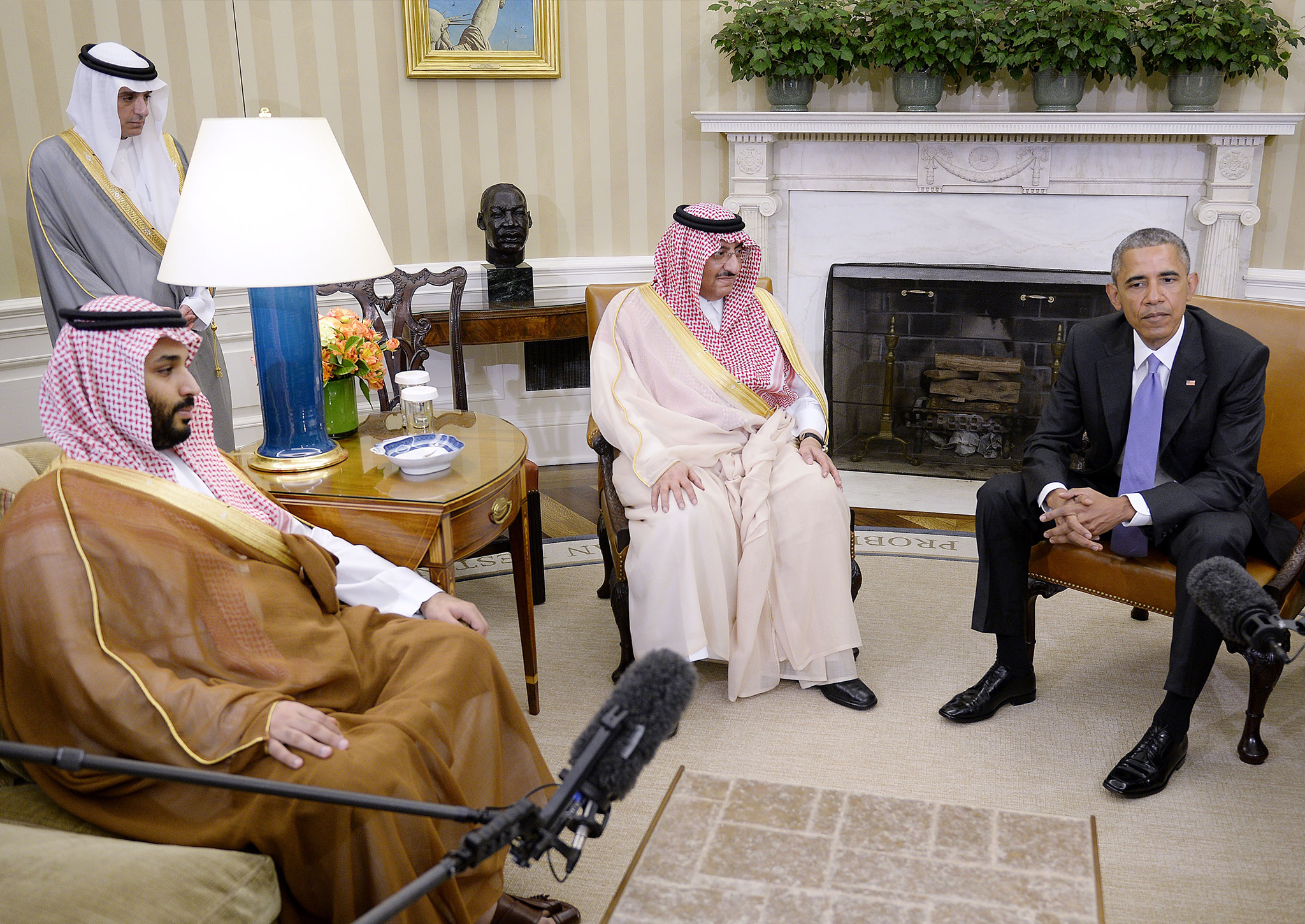 Barack Obama holds a meeting with Crown Prince Mohammed bin Nayef and Deputy Crown Prince Mohammed bin Salman of Saudi Arabia