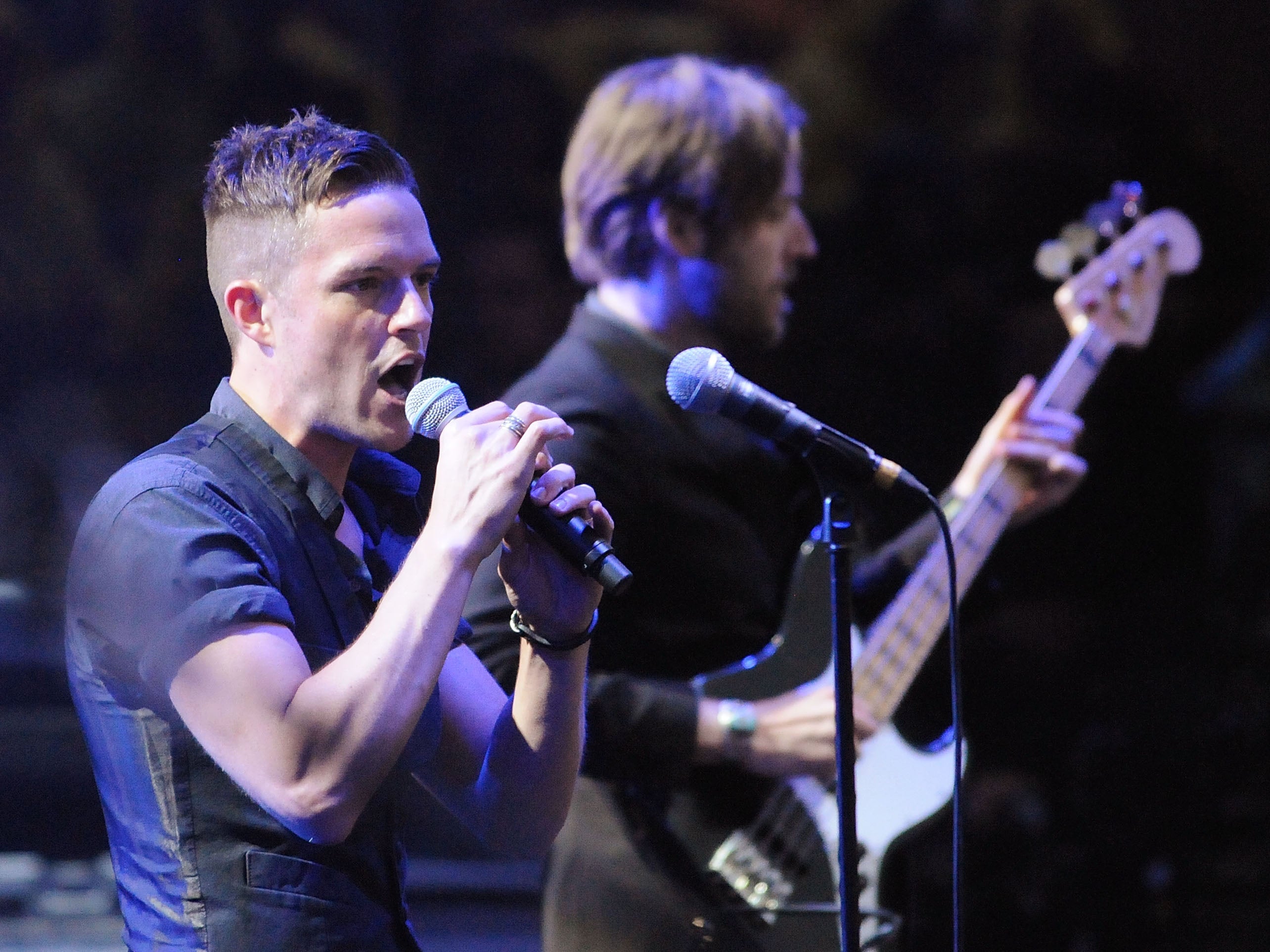 Brandon Flowers killing it on stage with his band