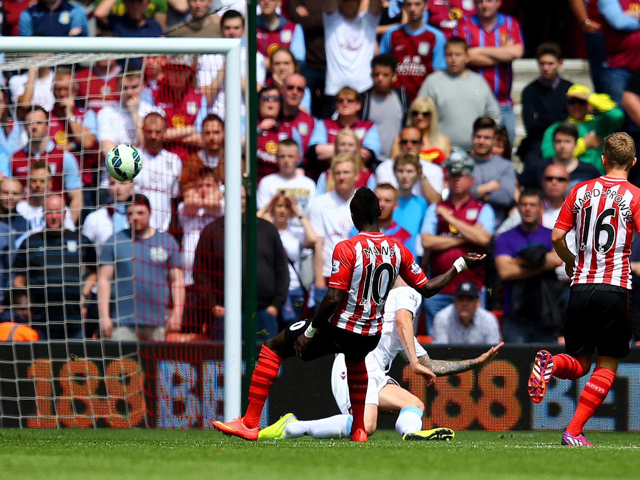 Mane scores his third to net the fastest ever Premier League hat-trick