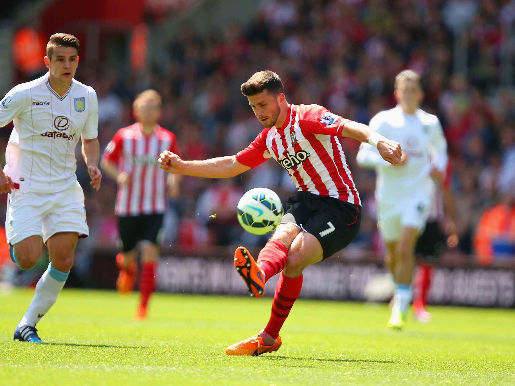 Shane Long curls in Southampton's fifth goal