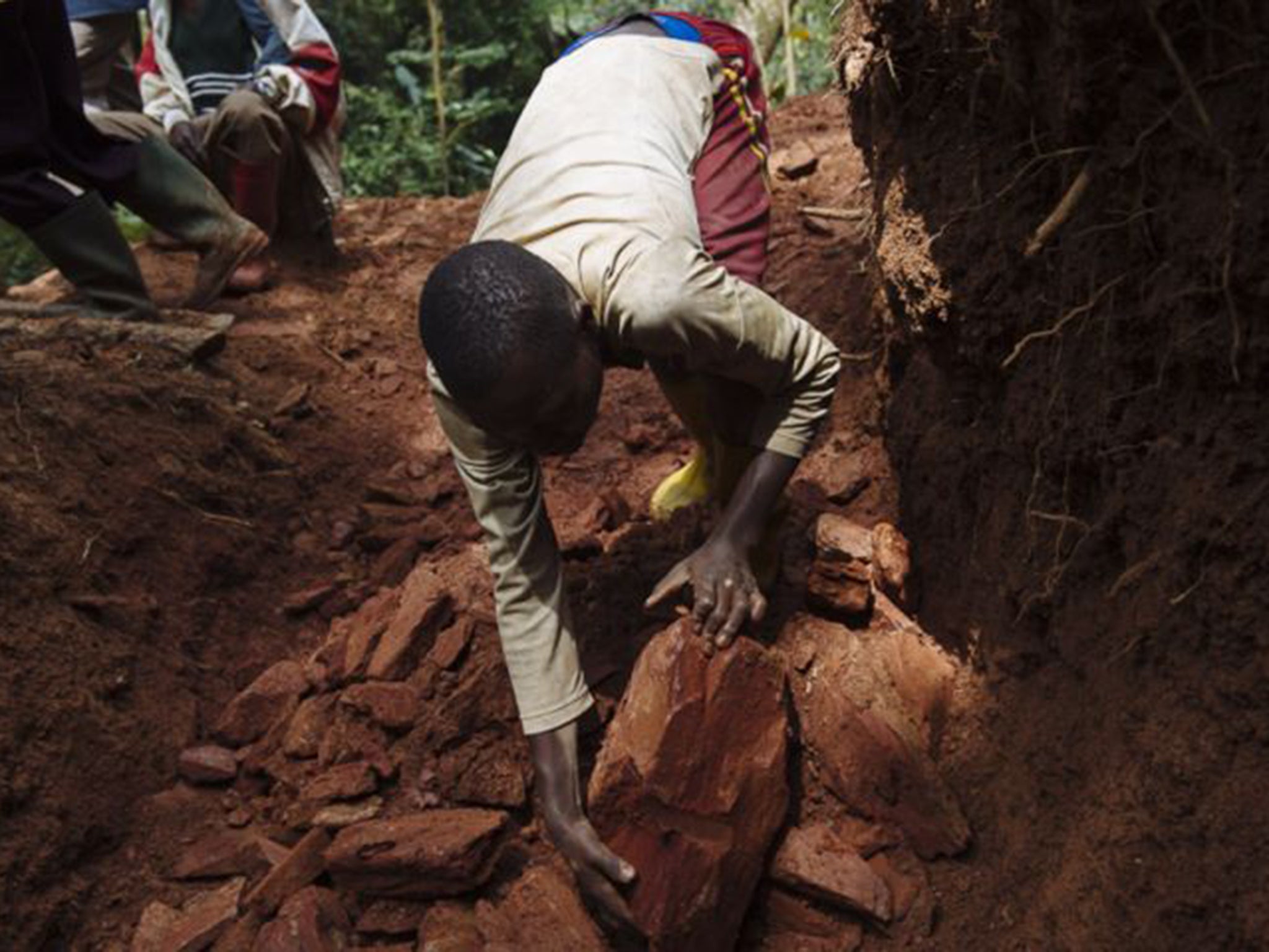Cassiterite miners in South Kivu