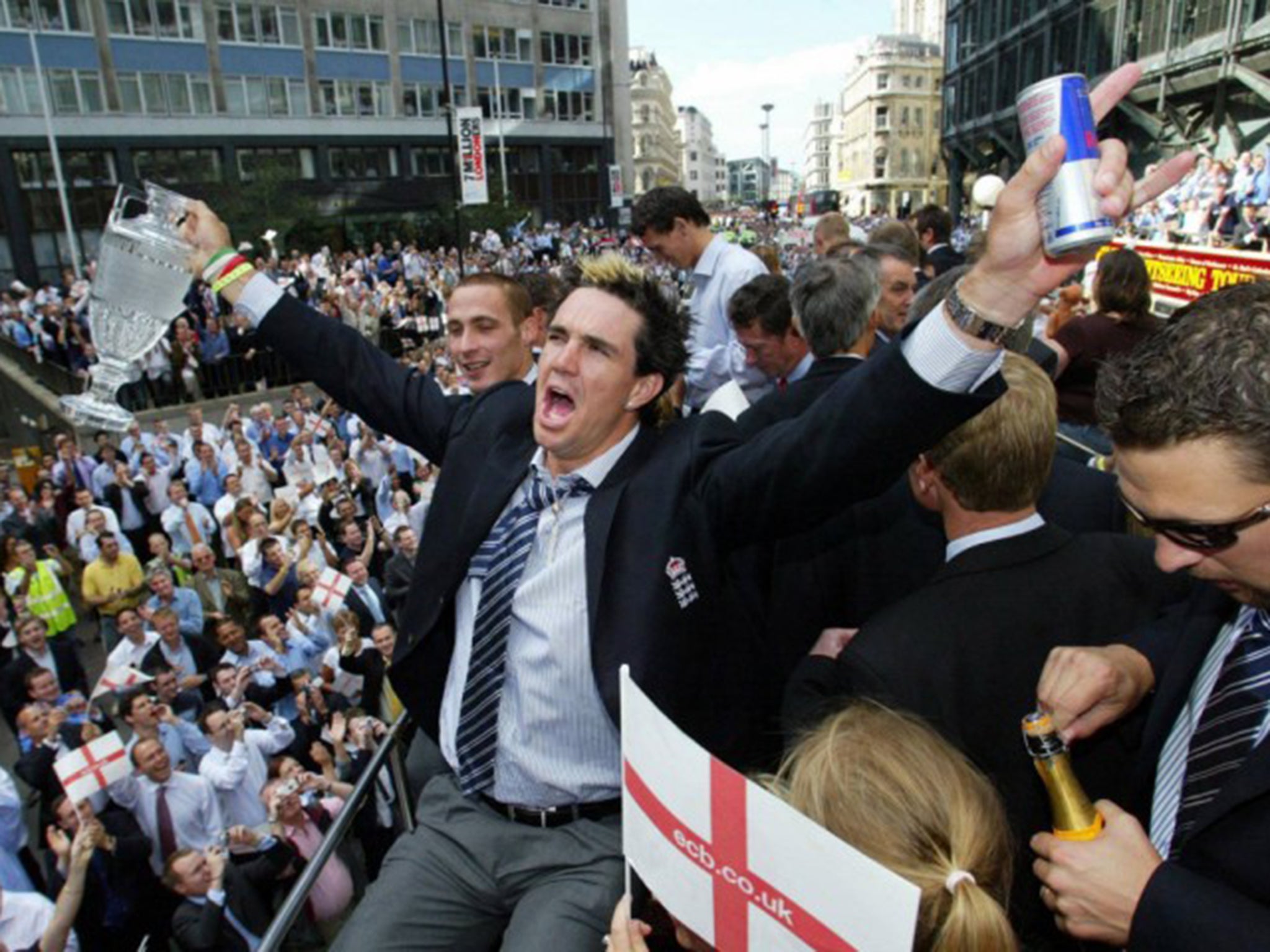 Kevin Pietersen celebrating England’s Ashes win in 2005
