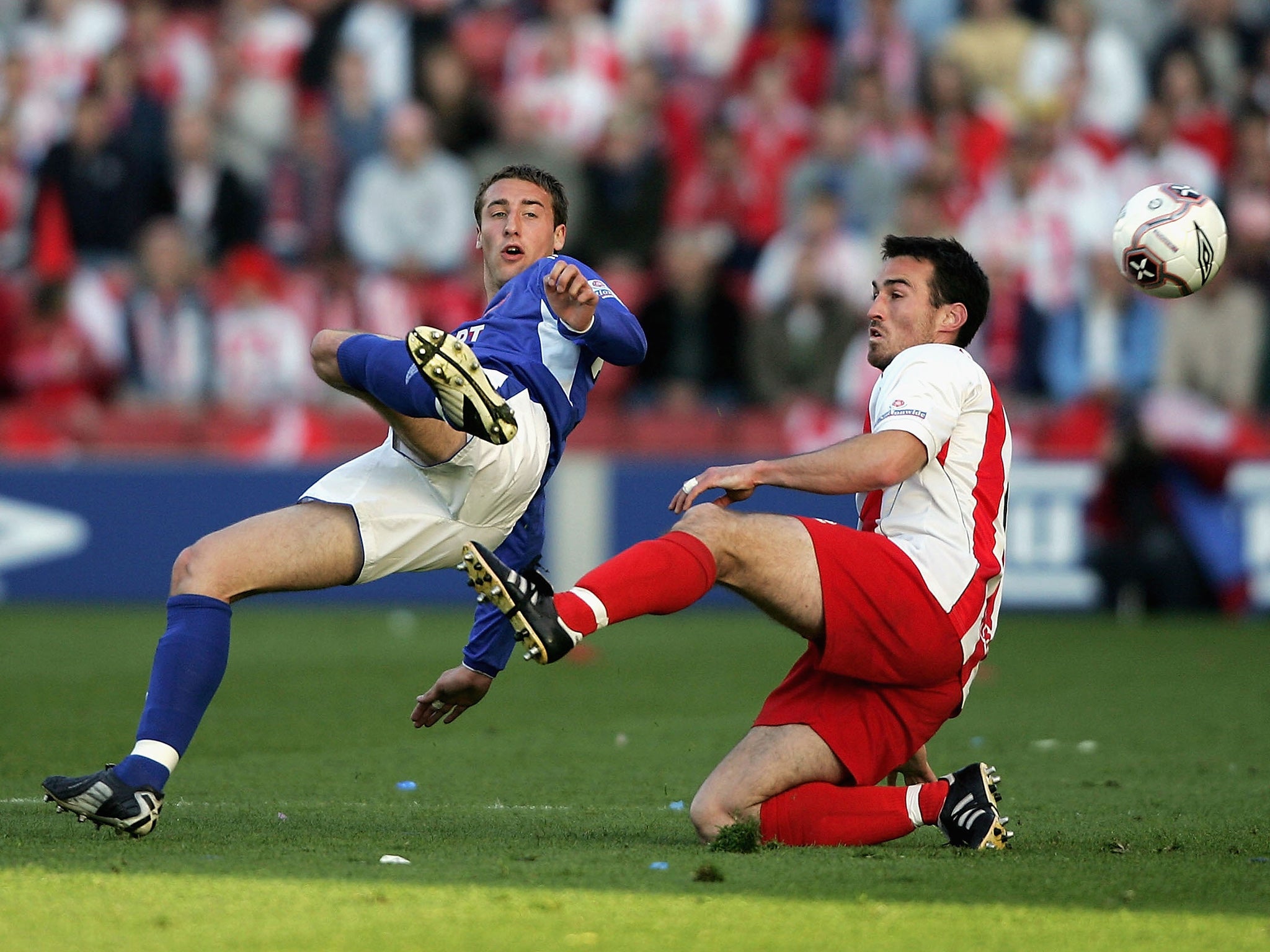 Glenn Murray in action for Carlisle in the 2005 Conference final