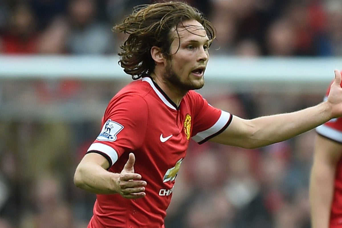 Daley Blind set to play at centre-back for Manchester United after ...