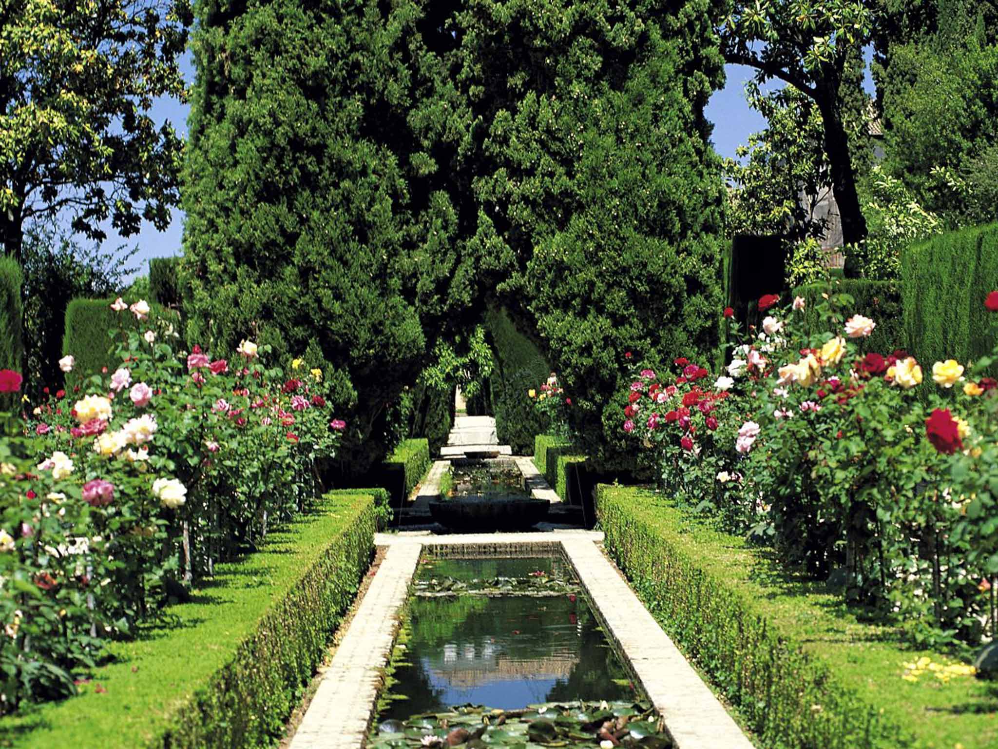 You don't need to be a garden lover to be impressed by the grandeur of the Alhambra