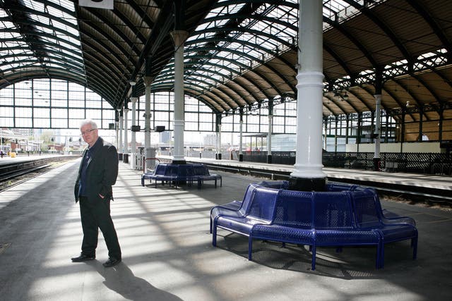 Ian McMillan at Hull Train Station