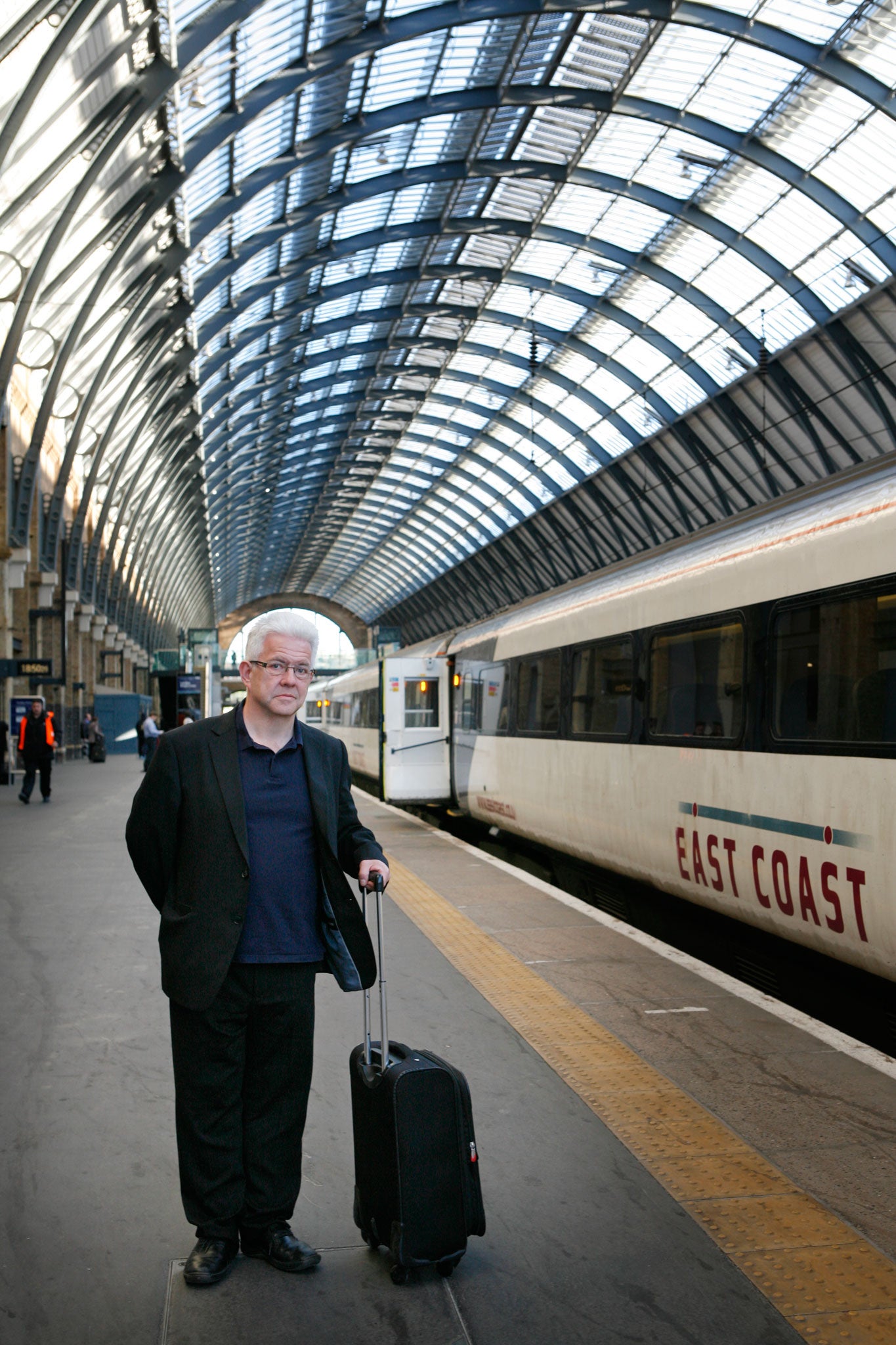 Ian McMillan arrives at King's Cross station