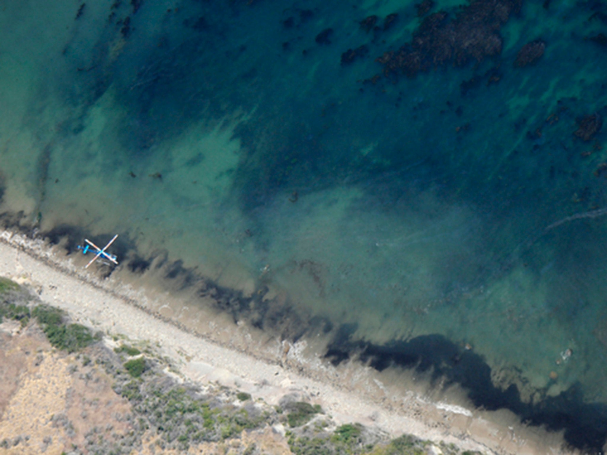 <p>An oil spill moves along the Santa Barbara coastline</p>