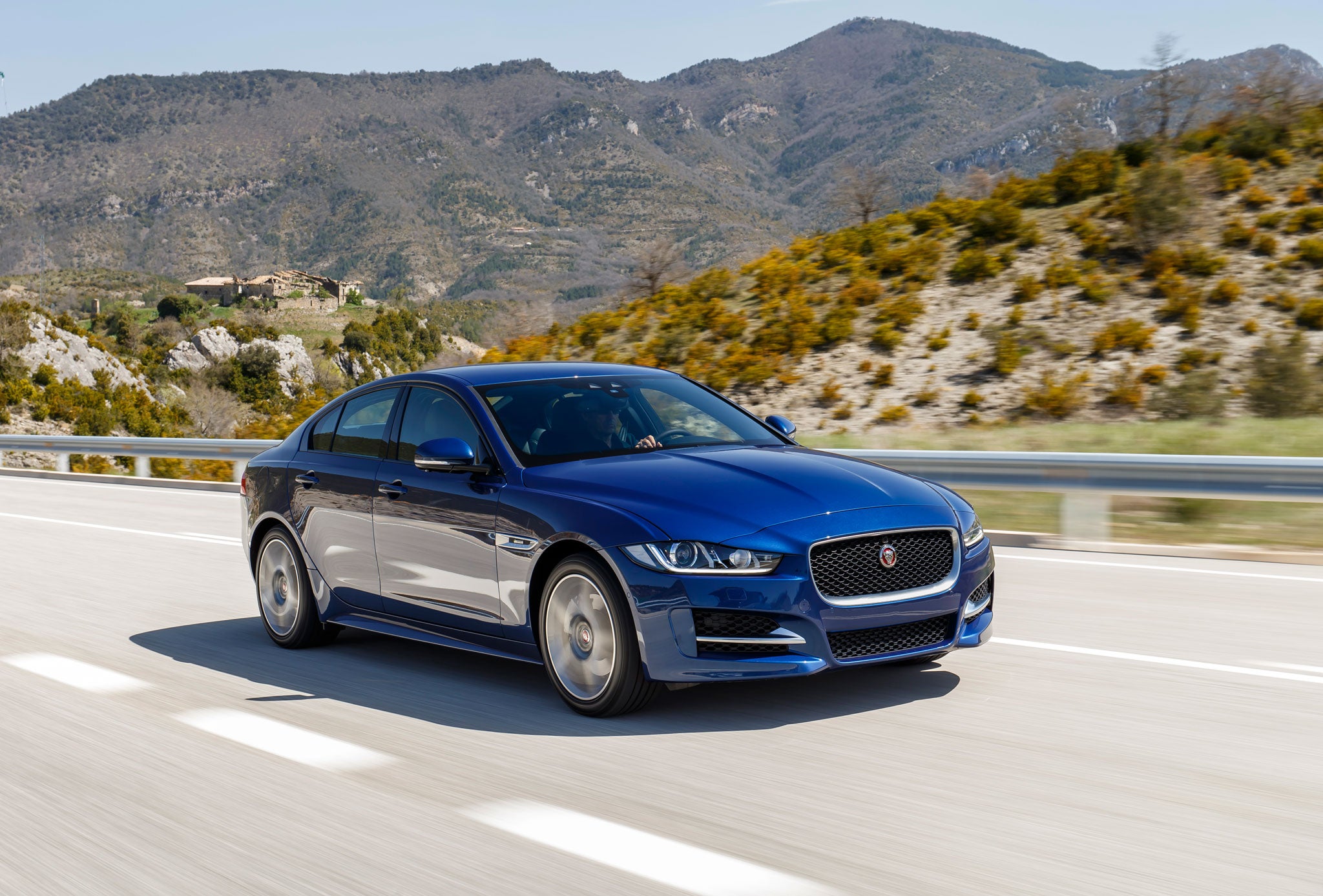 Jaguar XE, Jaguar Reviews