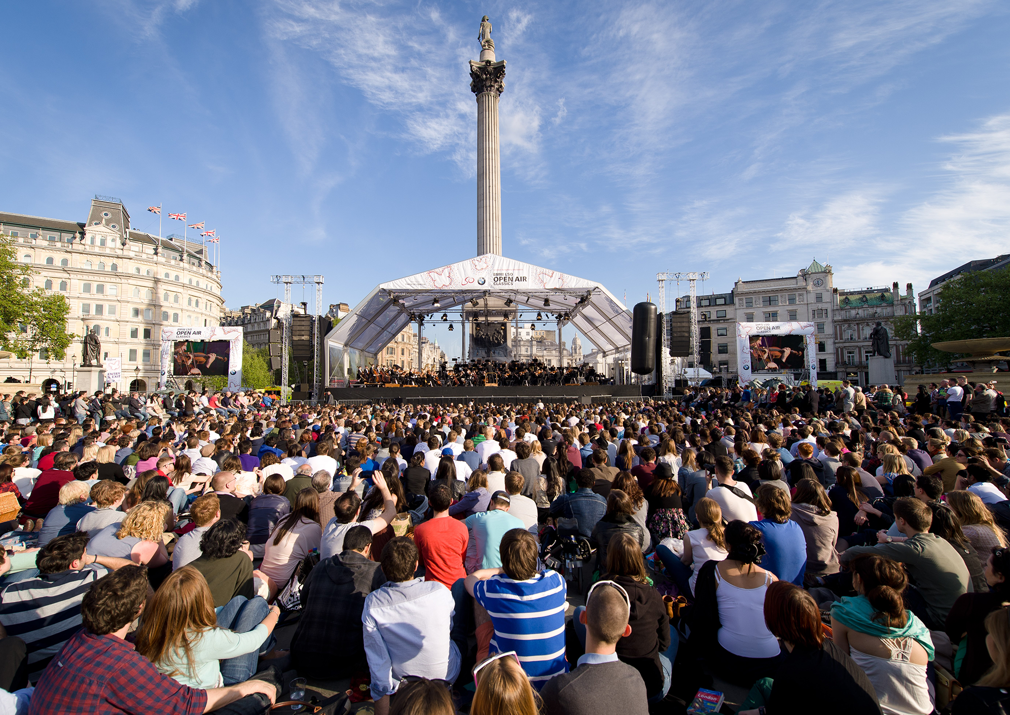 The London Symphony Orchestra, led by Valery Gergiev, performs a free open-air concert in Trafalgar Square