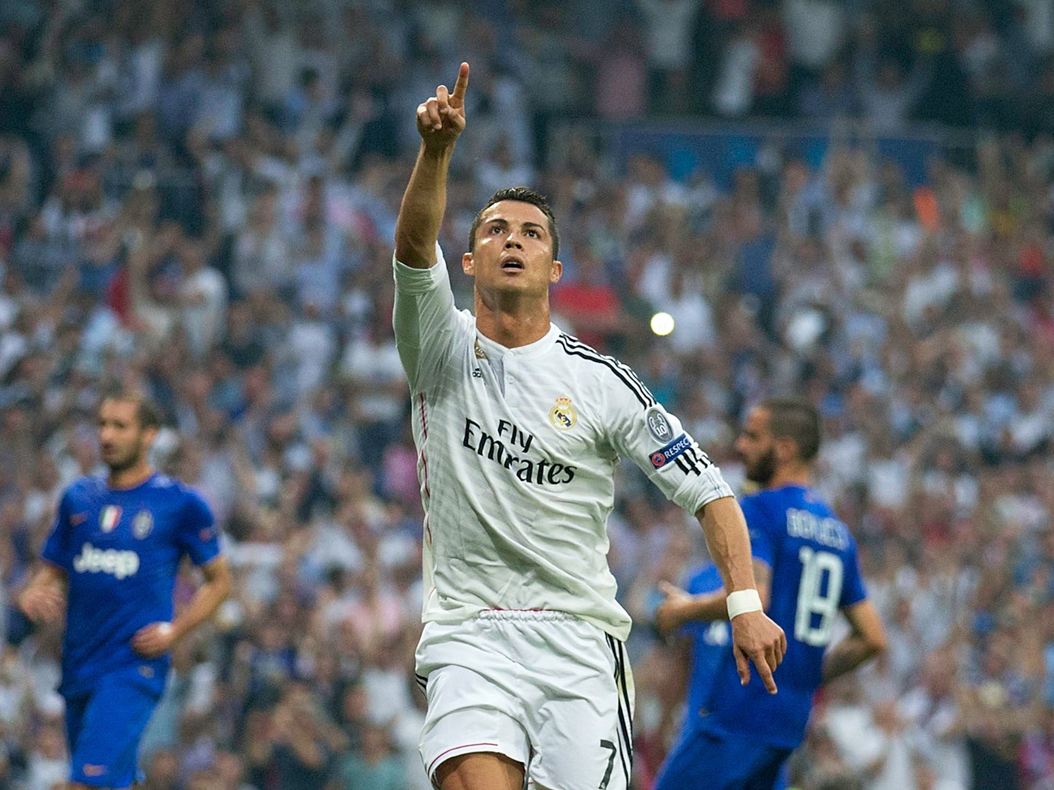 Real Madrid forward Cristiano Ronaldo has sent a video to Steven Gerrard