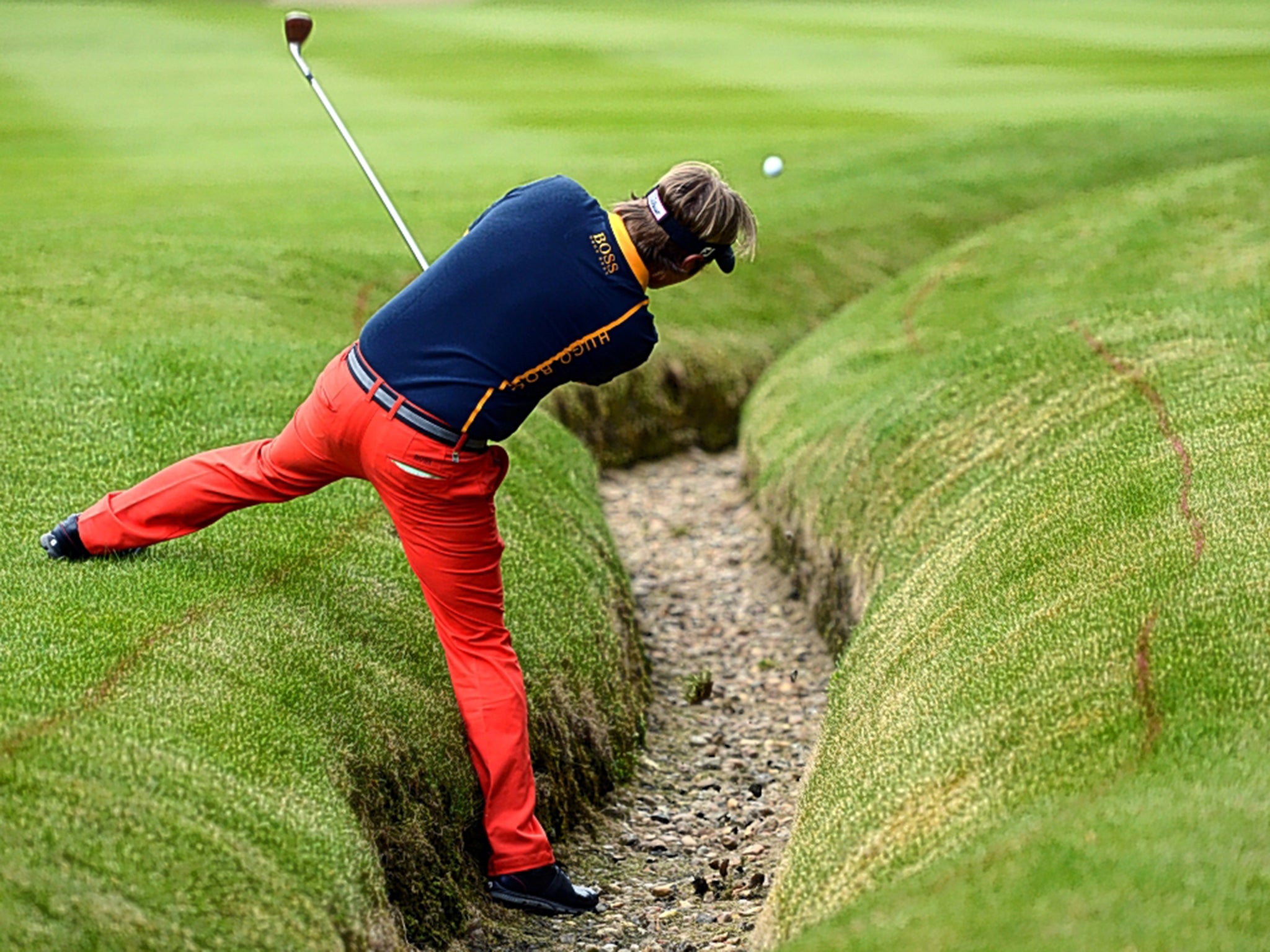 Victor Dubuisson finds himself in trouble on his way to a third-round 75