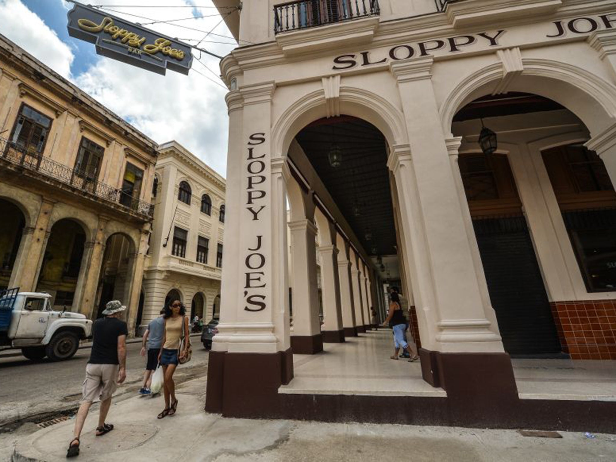 Sloppy Joe’s in Havana, hangout of John Wayne, Errol Flynn and Clark Gable